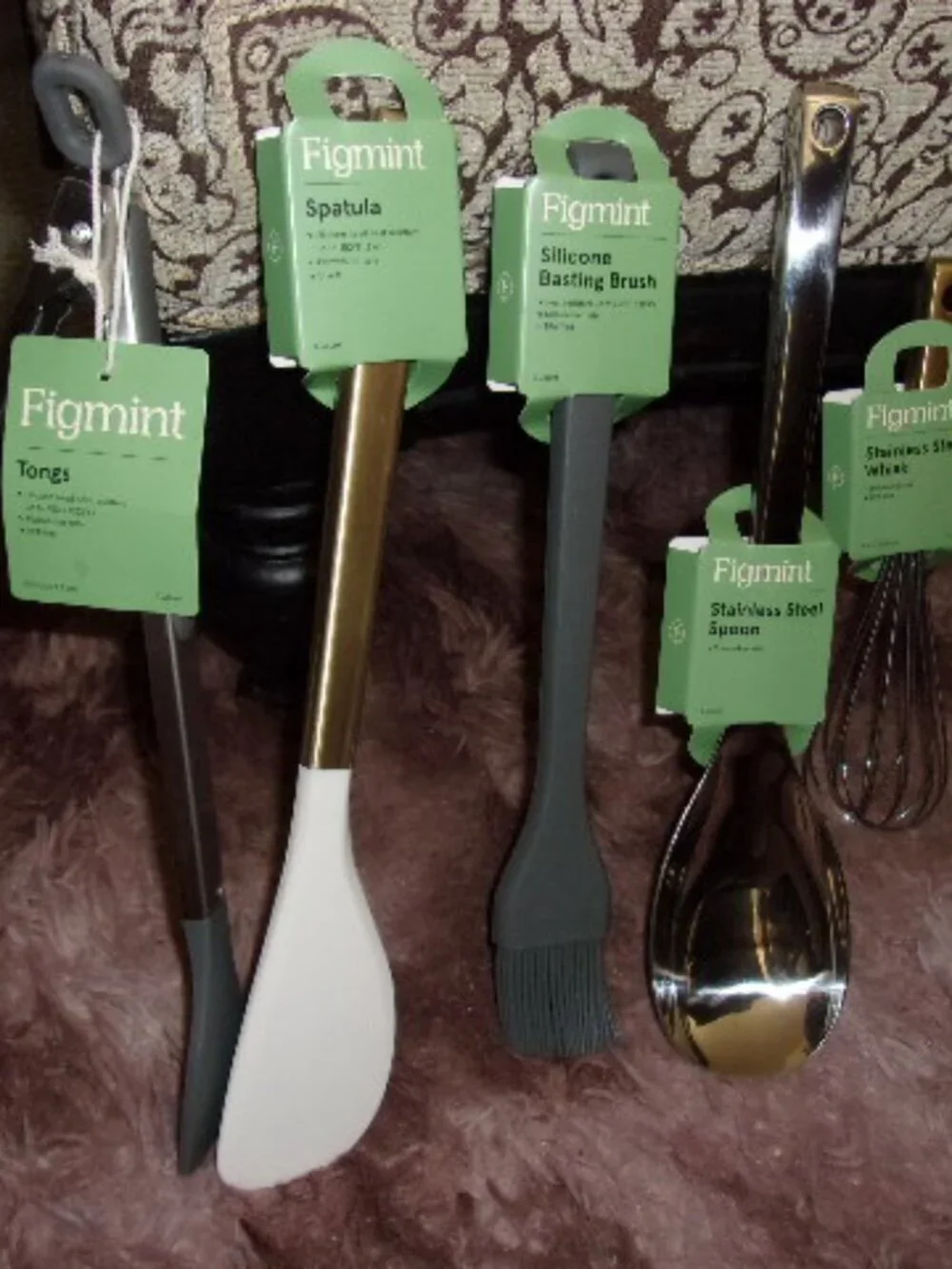 Figmint Huge bundle of Kitchen Utensils New Spoons/Tongs/spatula/whisk etc